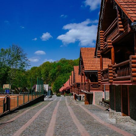Toursit Complex Polyana Kvasova Otel Dış mekan fotoğraf